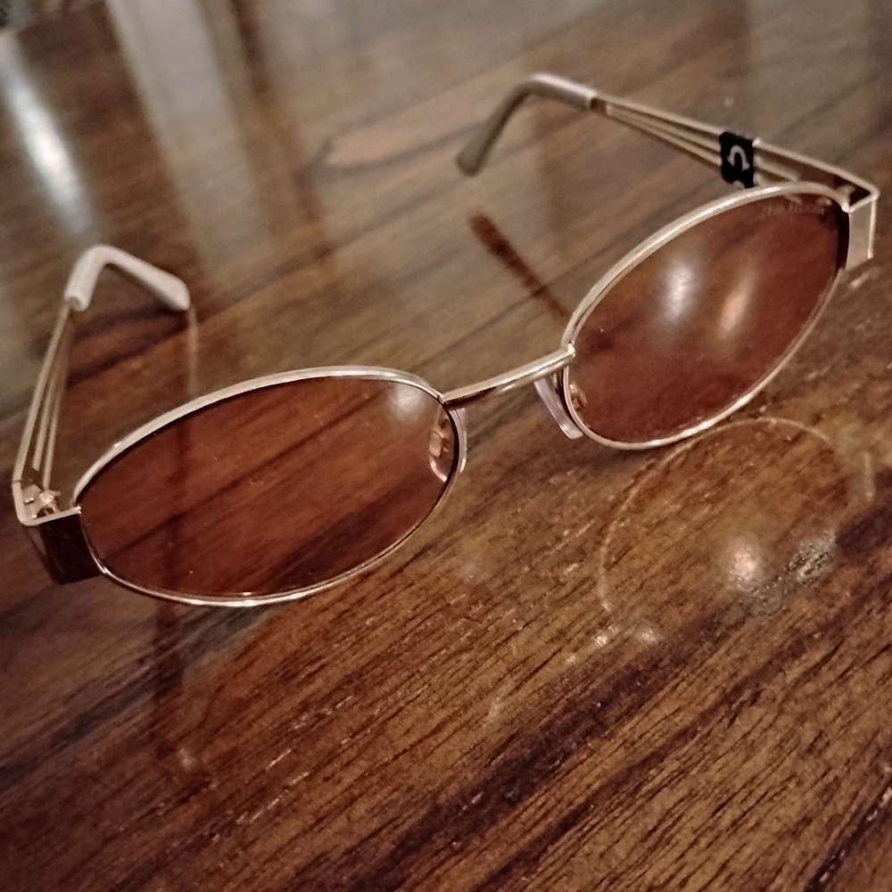 Elegant Gold Sunglasses